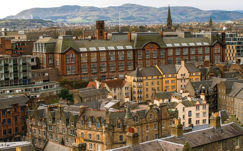 沛得洗發水引入自然防屑配方，有效解決男士頭屑問題